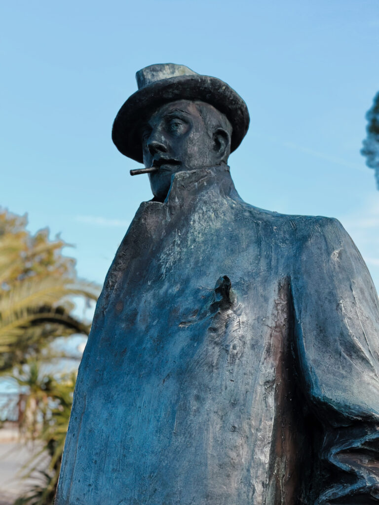 Statua bronzea del Maestro Giacomo Puccini a Torre del Lago